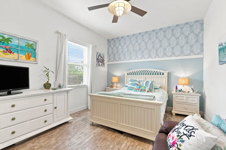 25_bedroom