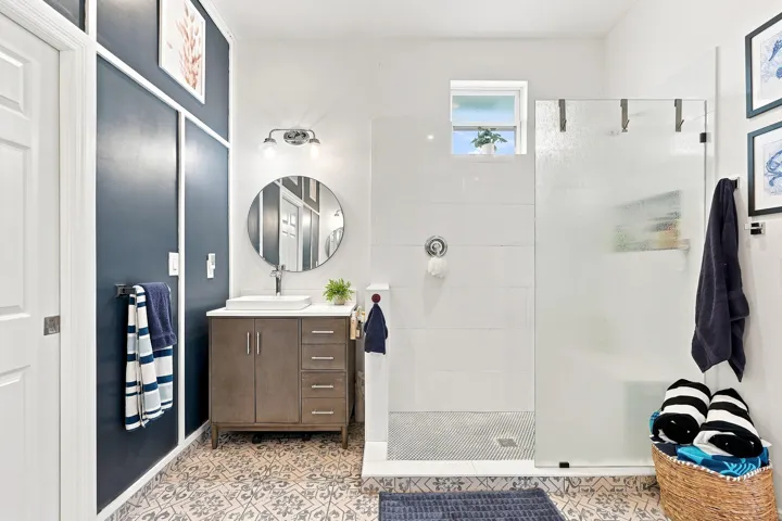 19_primary bathroom