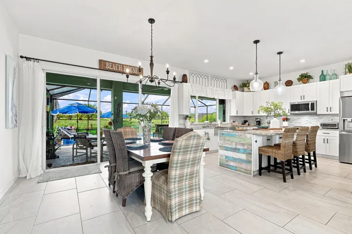 14_dining area