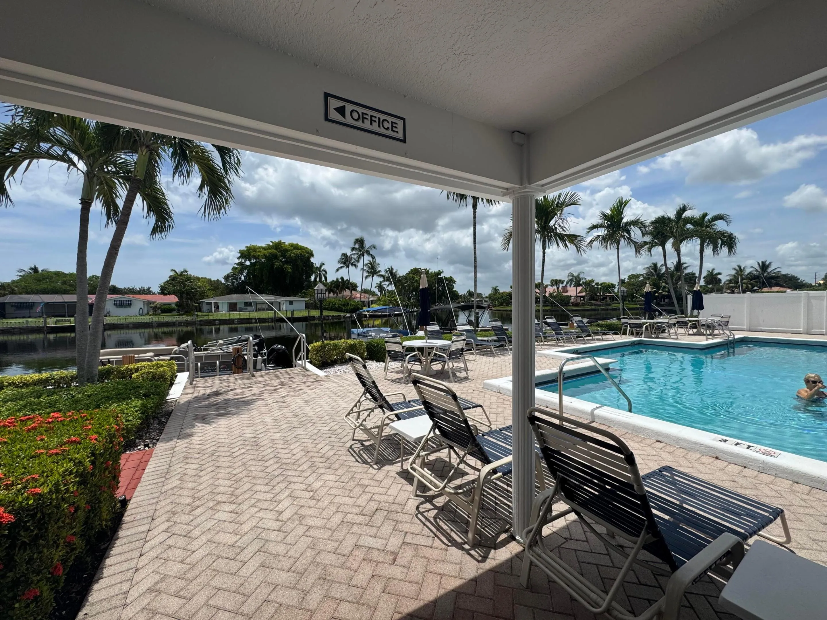 Clubhouse/Pool
