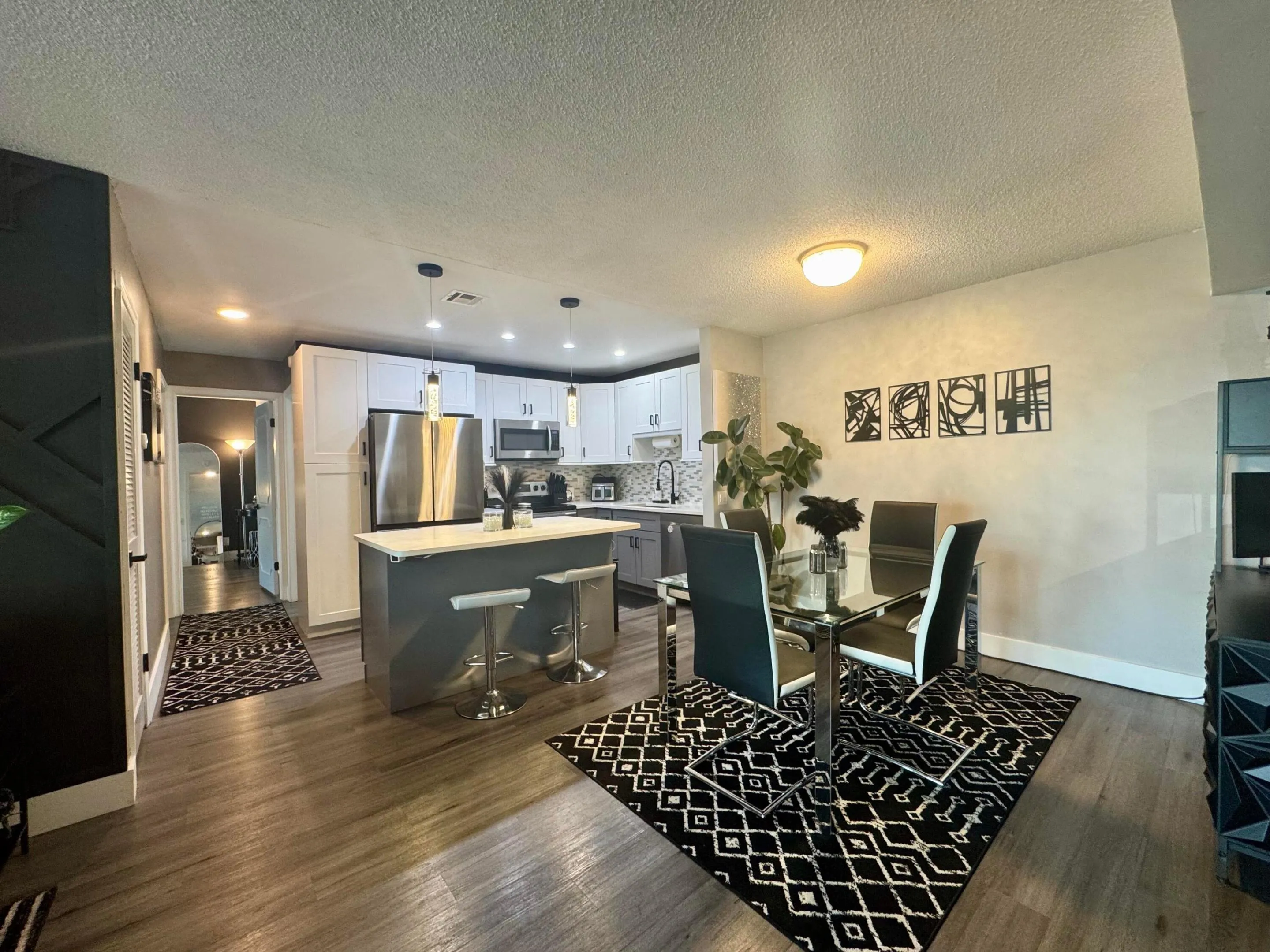 Dining Room/ Kitchen