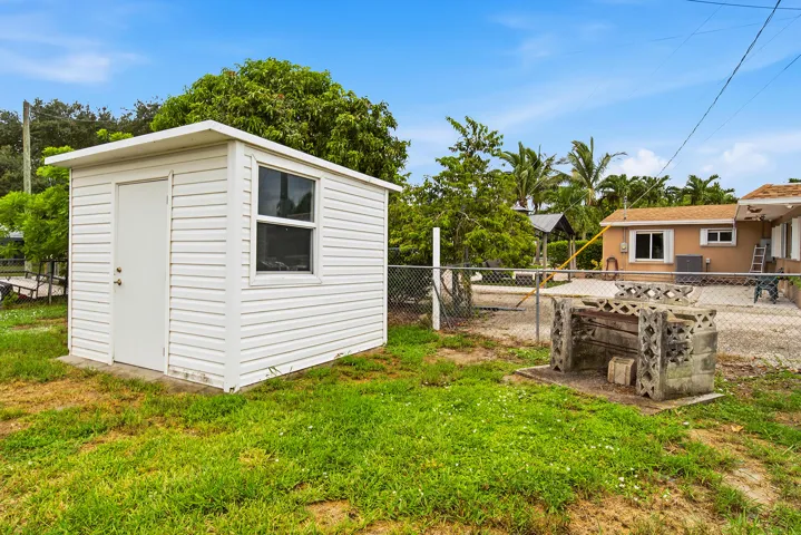 333-ELIZABETH-RD-33461-031