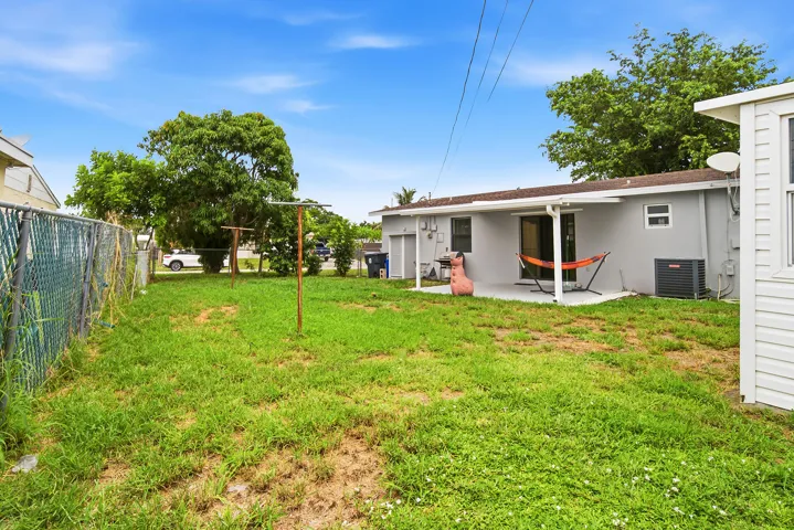 333-ELIZABETH-RD-33461-030