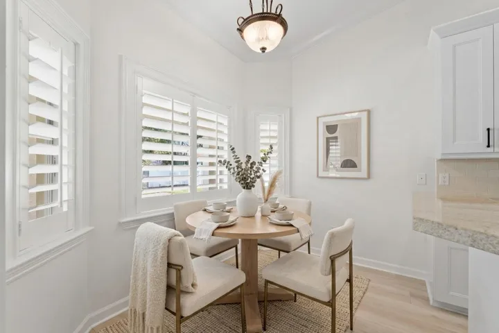 breakfast nook virtual staging