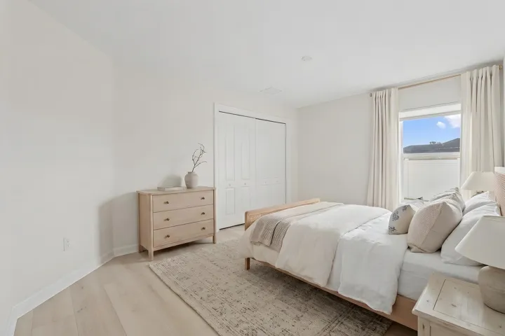 Guest 2 virtual staging