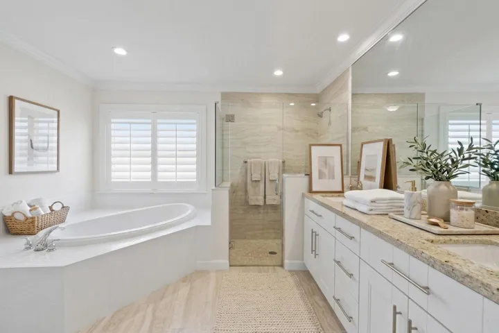 Primary bath virtual staging