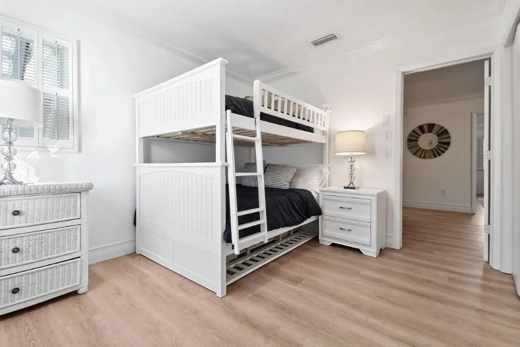 Bunk Room - 2 Double Beds