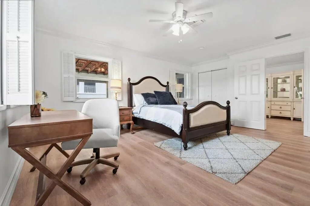 Queen Bedroom & Desk 2
