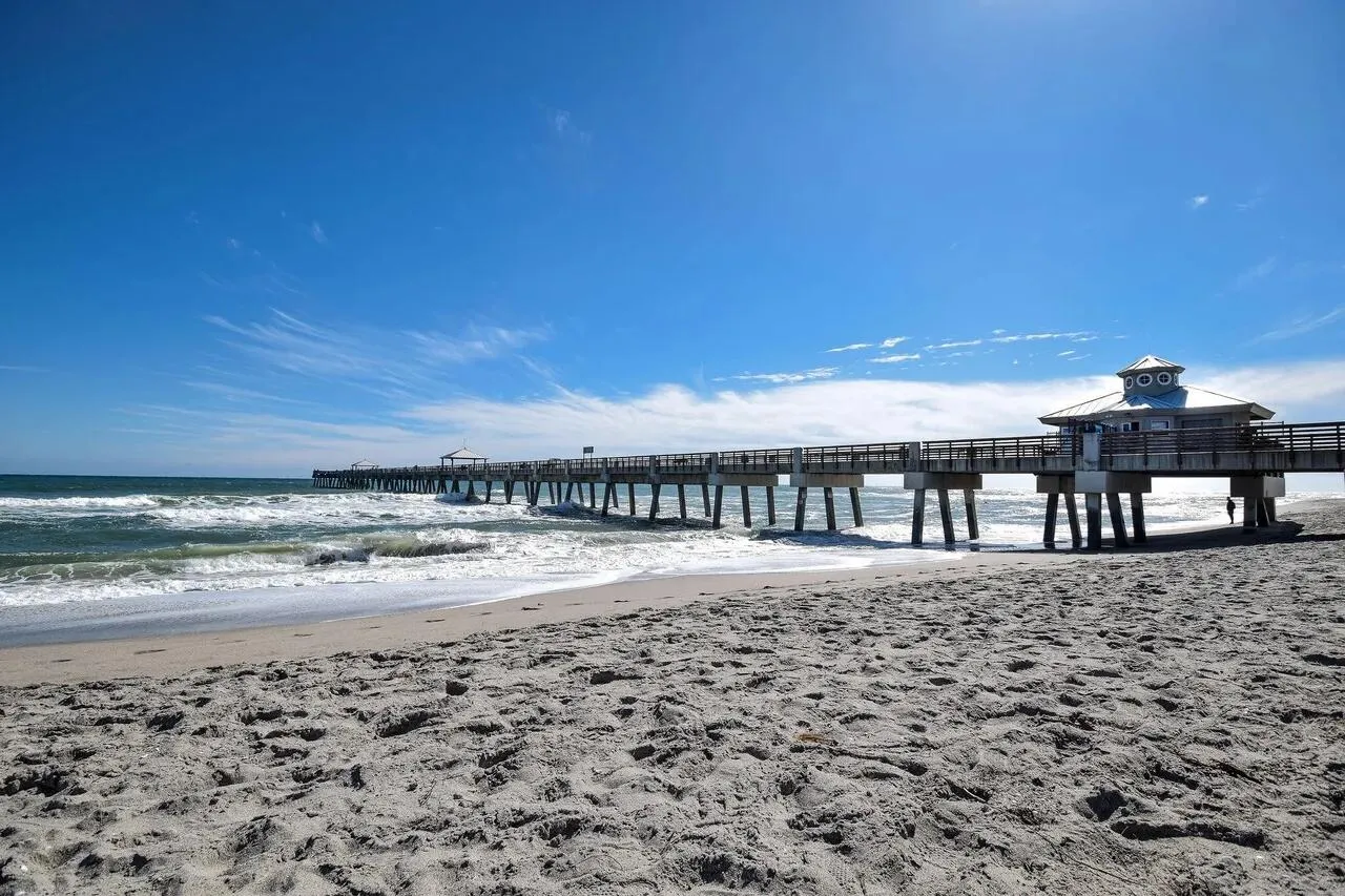 Juno Pier - 4 copy