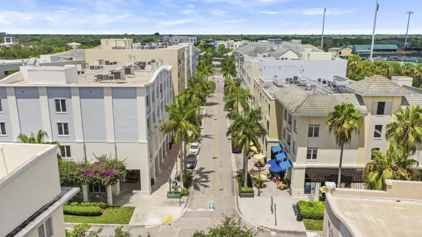 TOWN CENTER MAIN STREET
