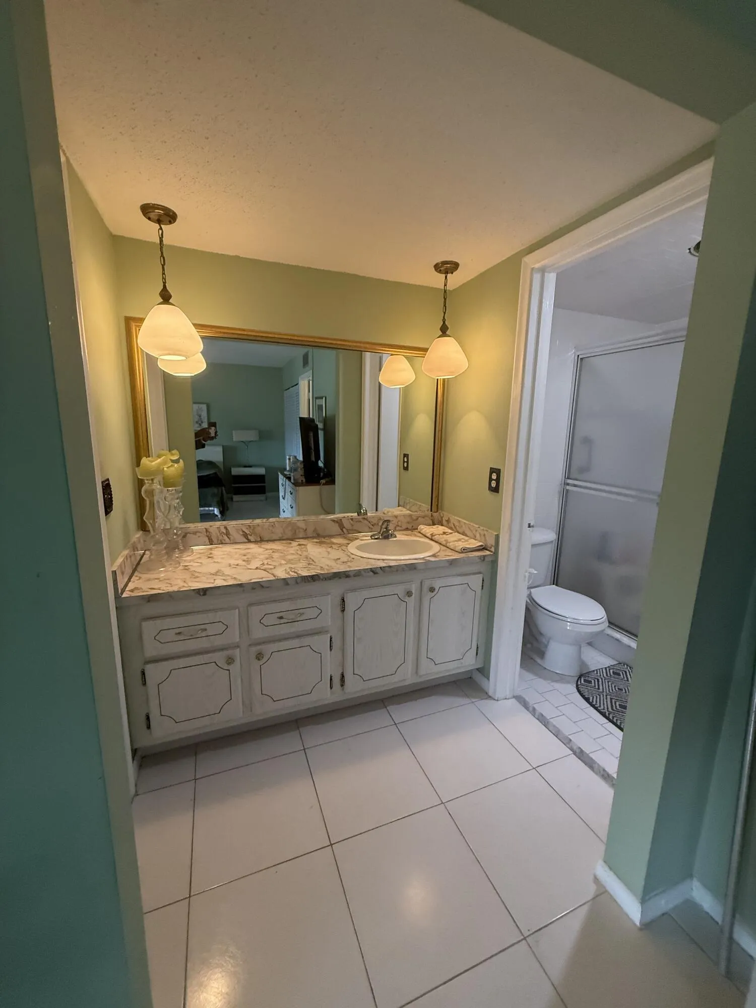 Entry to master bathroom