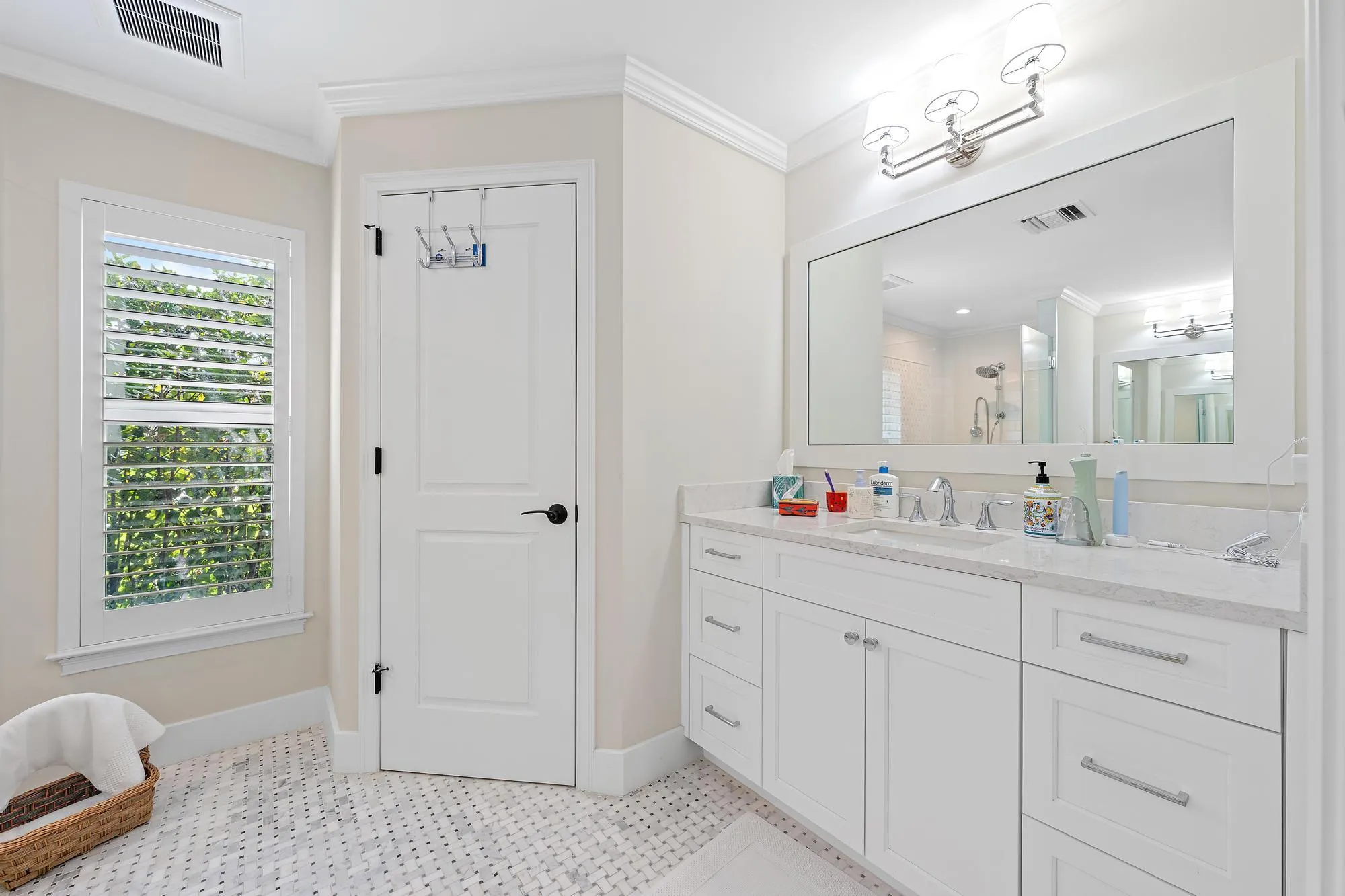 11785 Lake Shore Pl-23