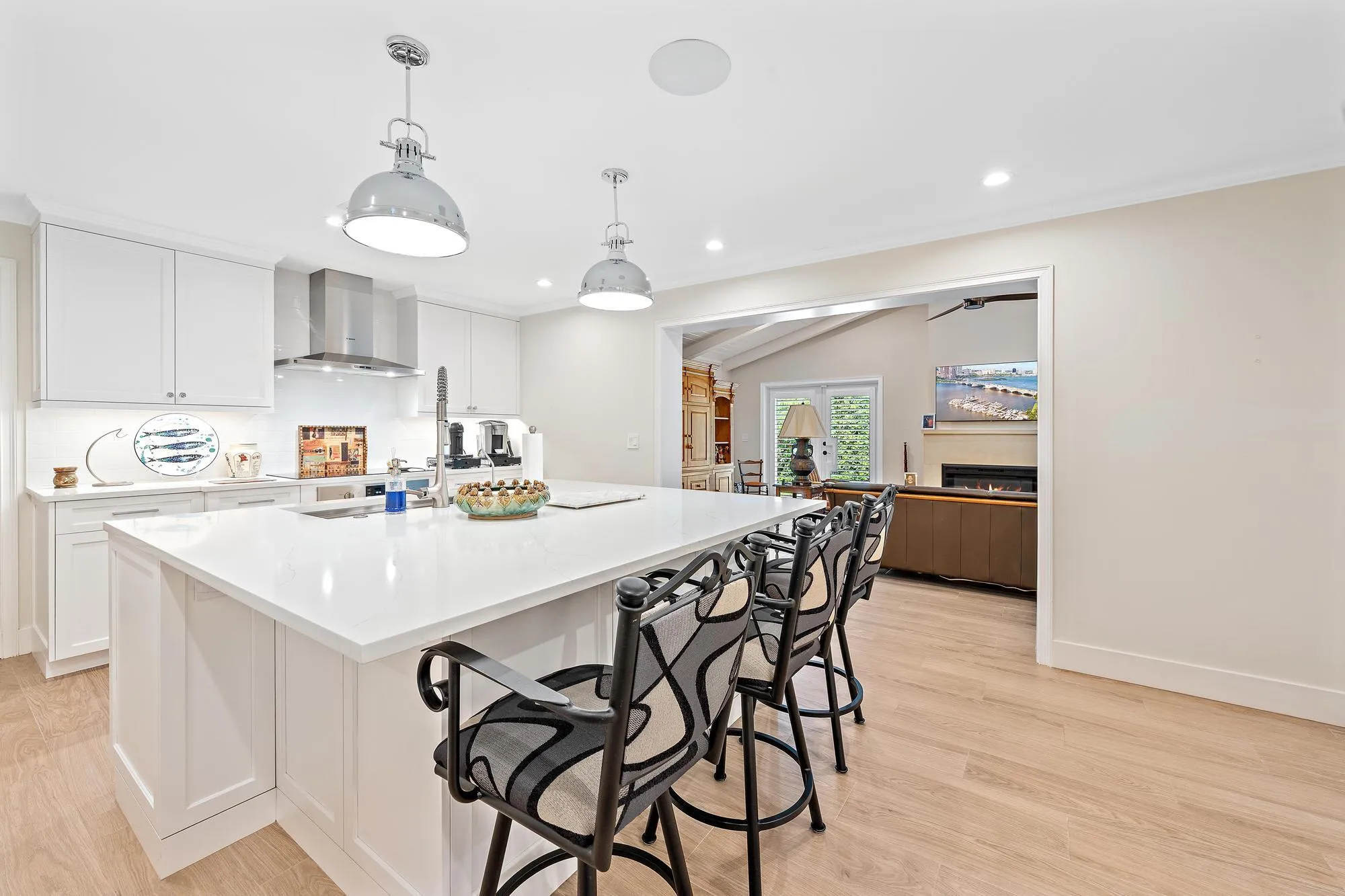 11785 Lake Shore Pl-6