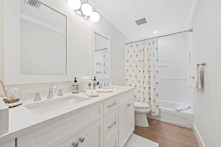 11785 Lake Shore Pl-16