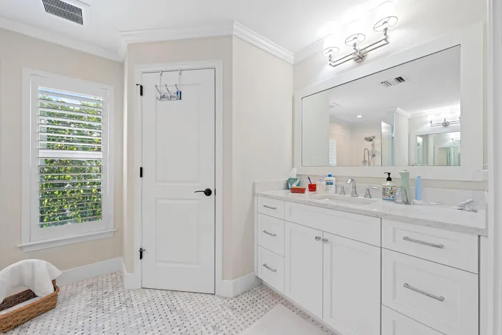 11785 Lake Shore Pl-23