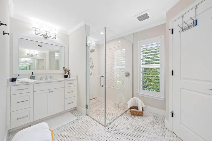 11785 Lake Shore Pl-24