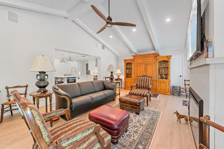 11785 Lake Shore Pl-11