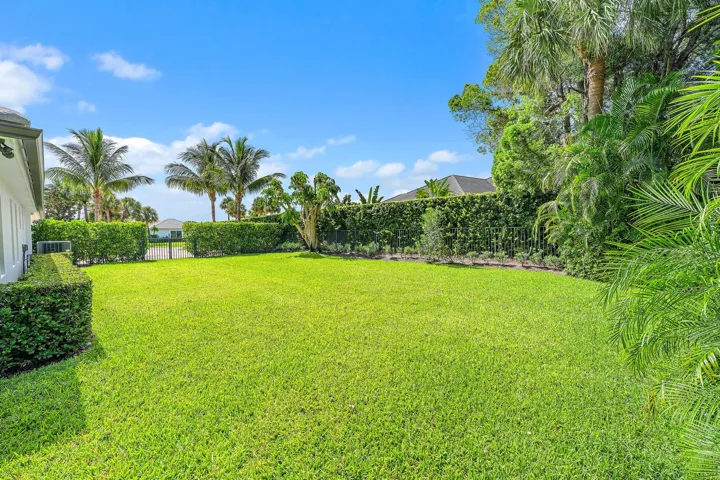 11785 Lake Shore Pl-29