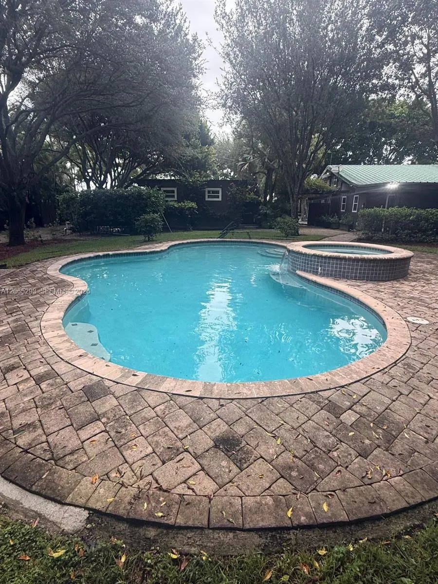 Property photo 43