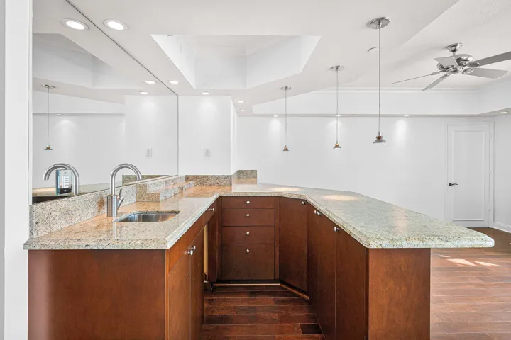 WET BAR