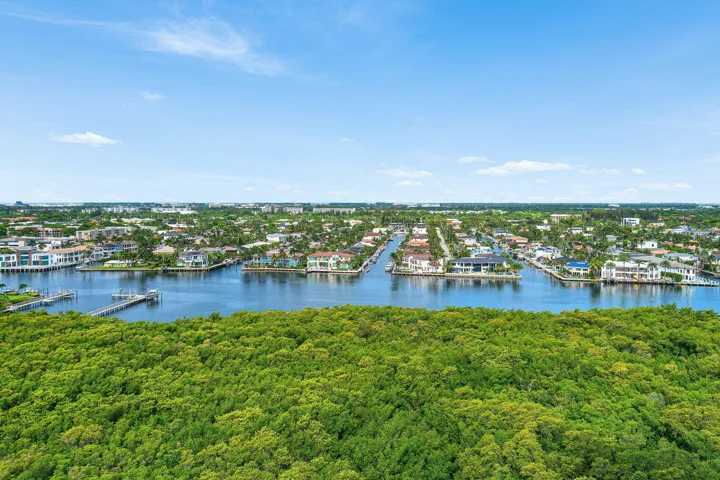 THIS APARTMENT OFFERS BOTH MAGICAL SUNRISES OVER THE OCEAN & AMAZING SUNSETS!