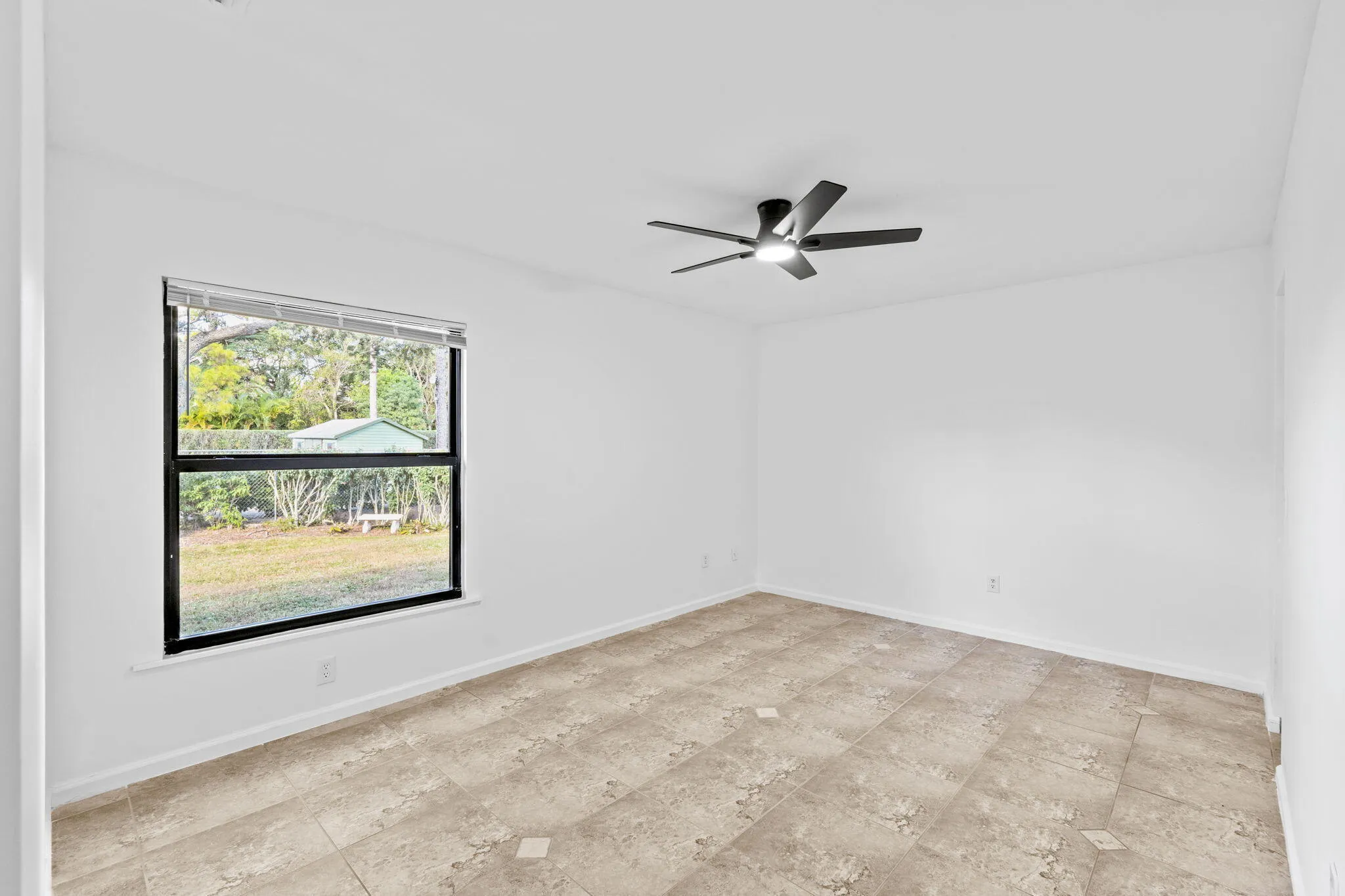 17-web-or-mls-A7404574