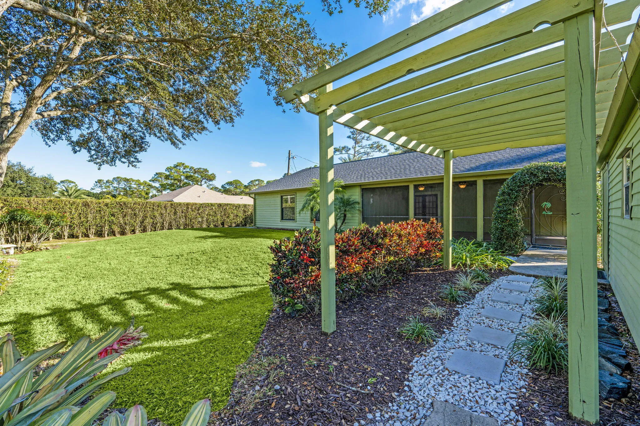 33-web-or-mls-A7404621