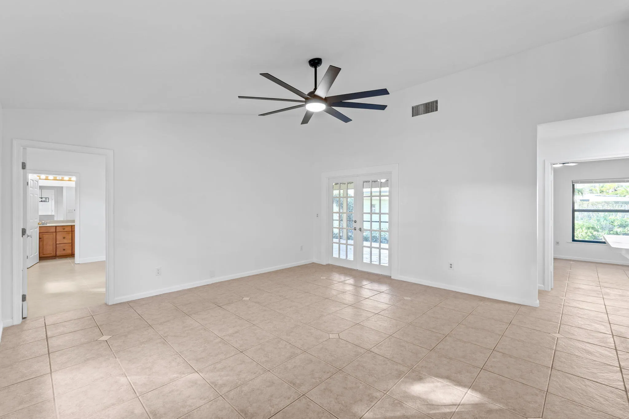 11-web-or-mls-A7404556