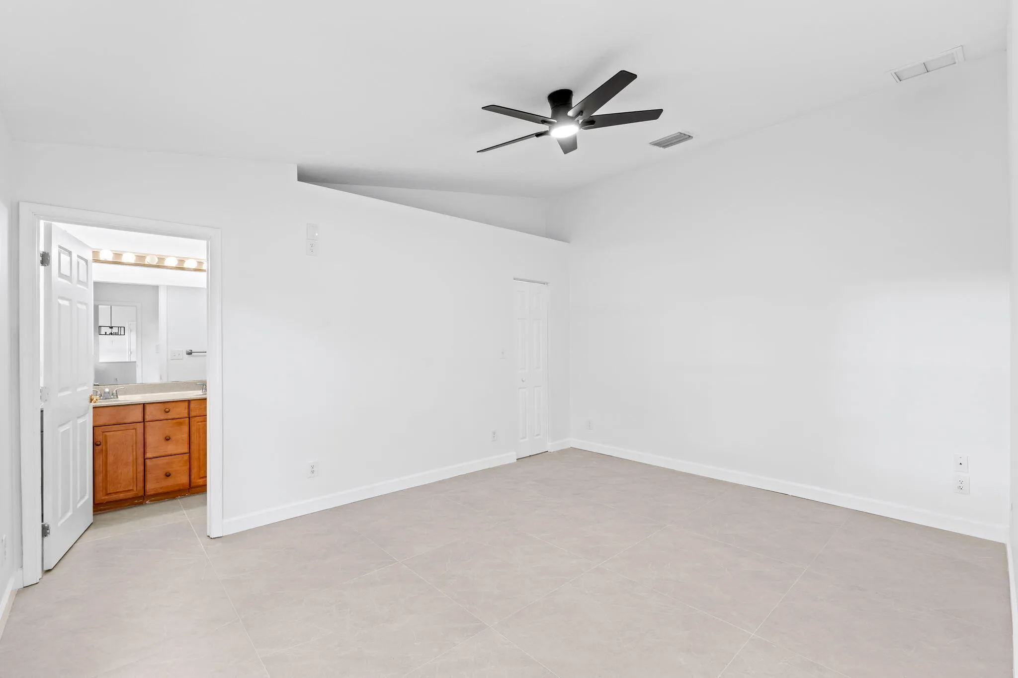 20-web-or-mls-A7404598
