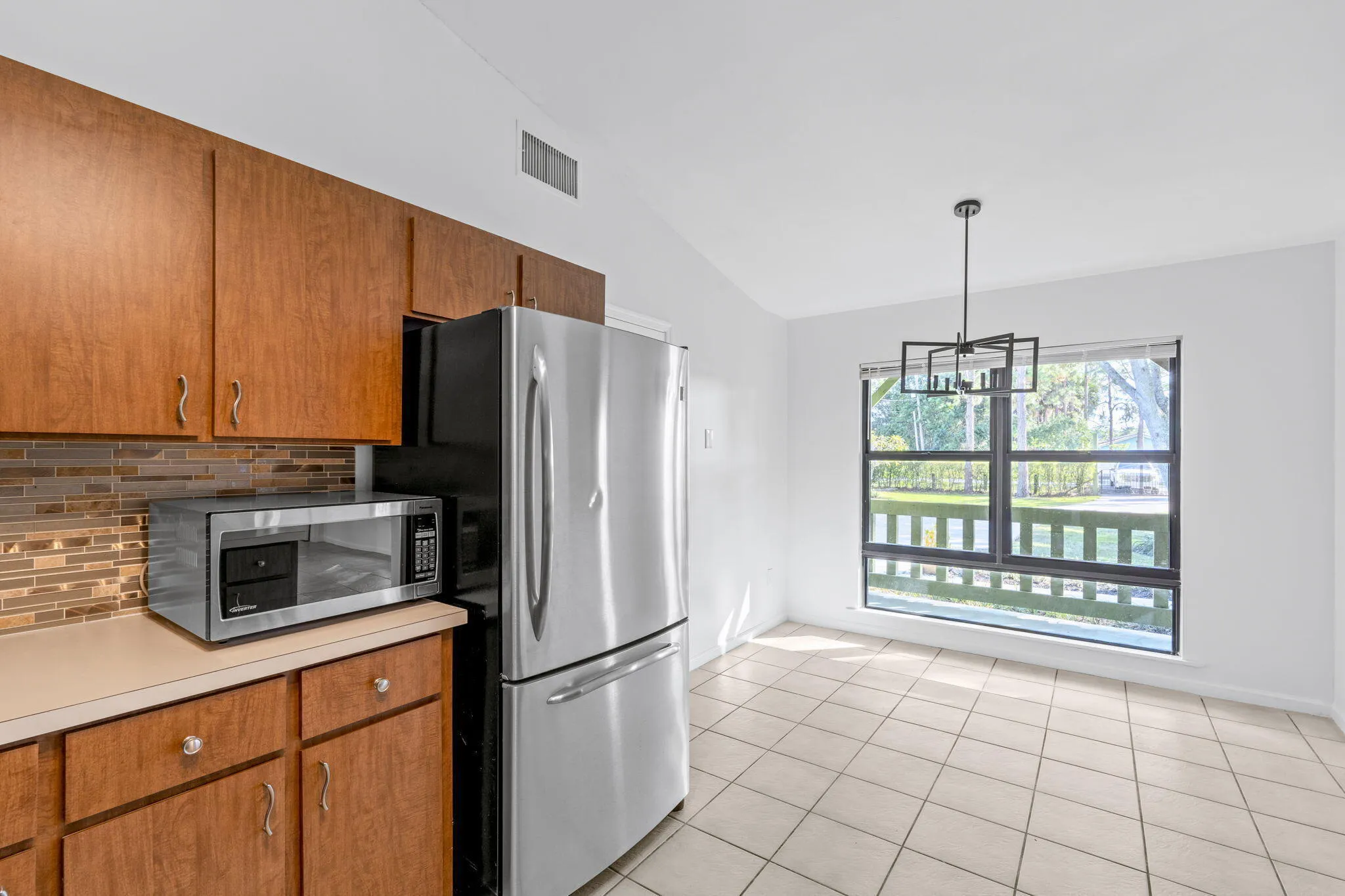8-web-or-mls-A7404595