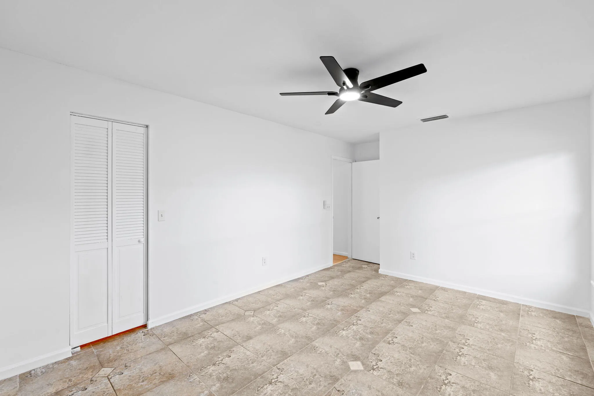 18-web-or-mls-A7404577