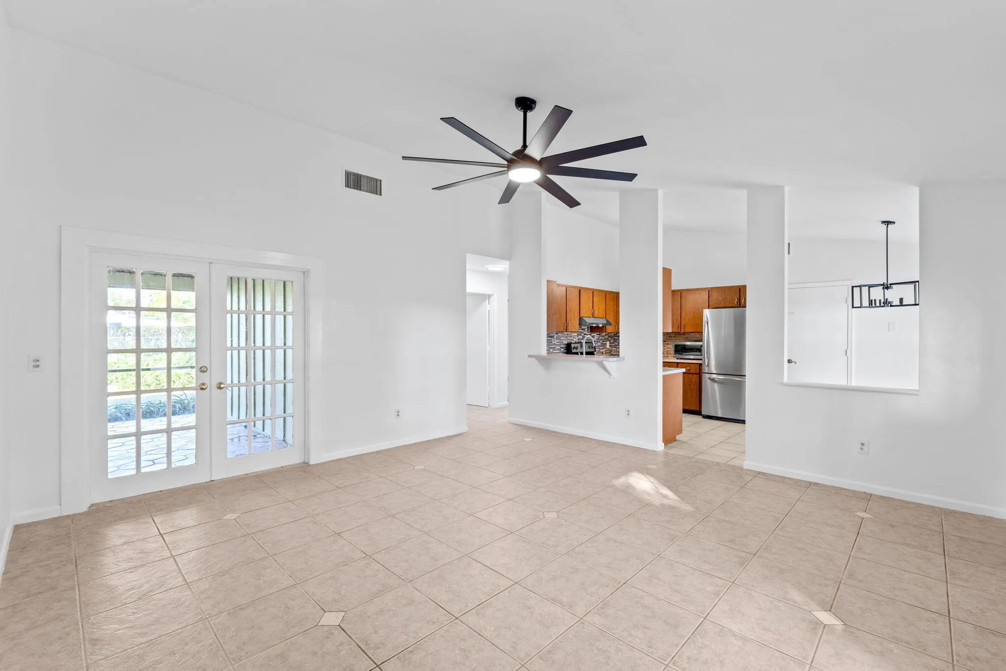 12-web-or-mls-A7404559