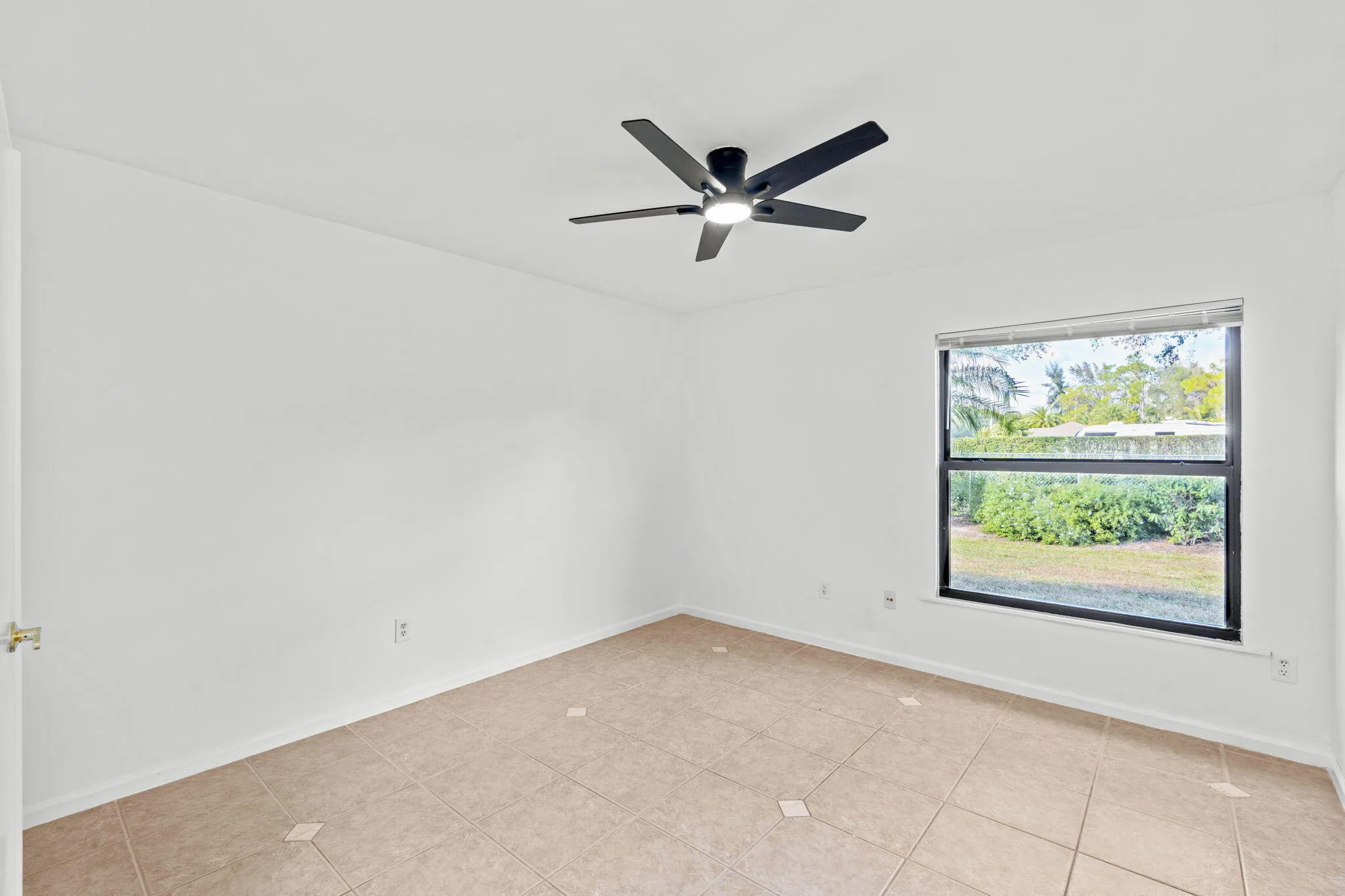 15-web-or-mls-A7404568
