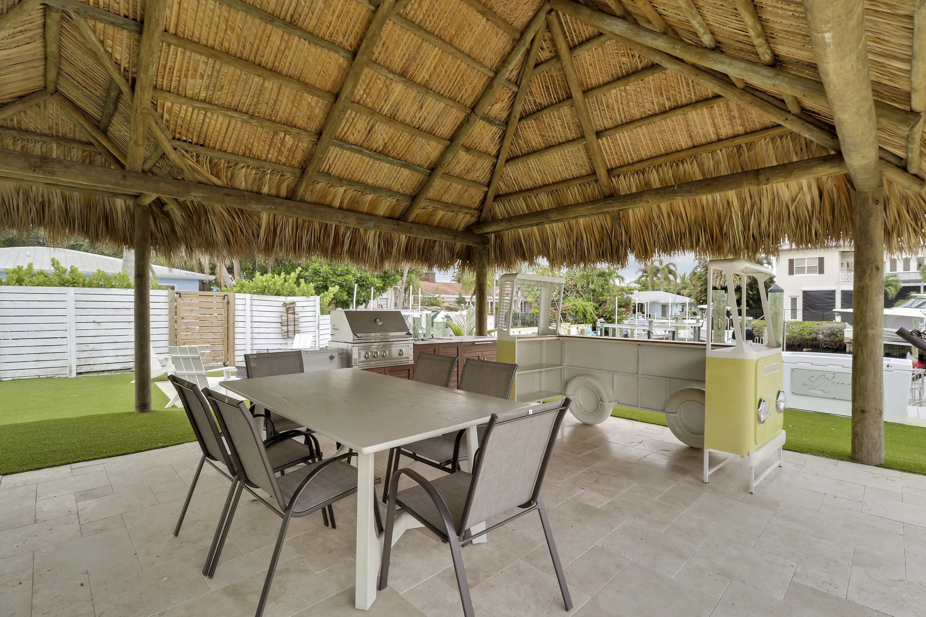 Tiki Hut
