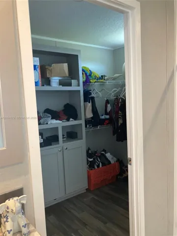 primary walk in closet