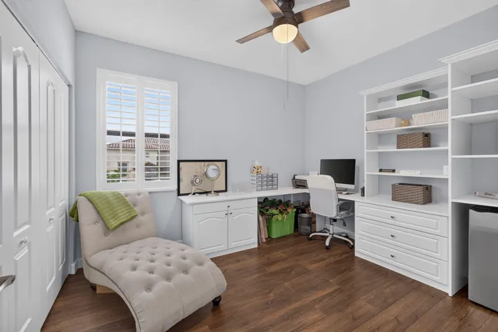 1st Bedroom/Office
