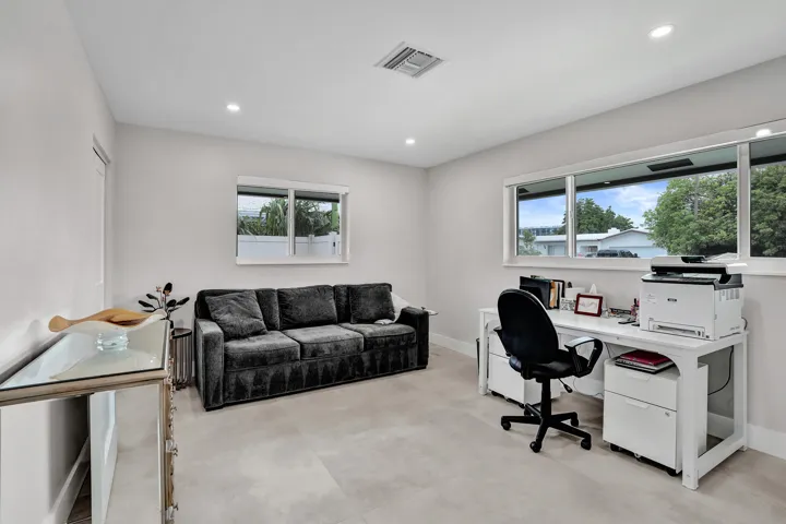 3d Bedroom with 2 closets
