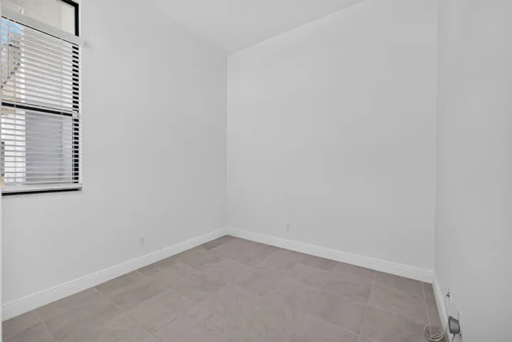 Den/4th Bedroom