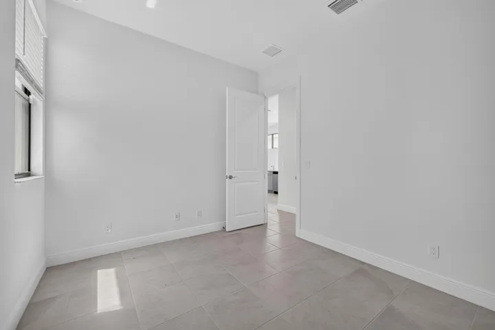 Second Guest Bedroom (1)