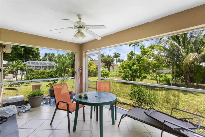 SCREENED-IN LANAI with SOUTHERN EXPOSURE