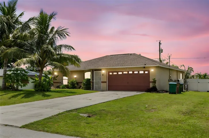 BIENVENIDA to your HOME in NE Cape Coral