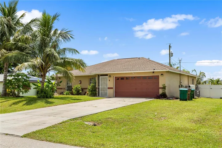 EASY ACCESS to the BEAUTY SOUTHWEST FLORIDA PARADISE has to offer!