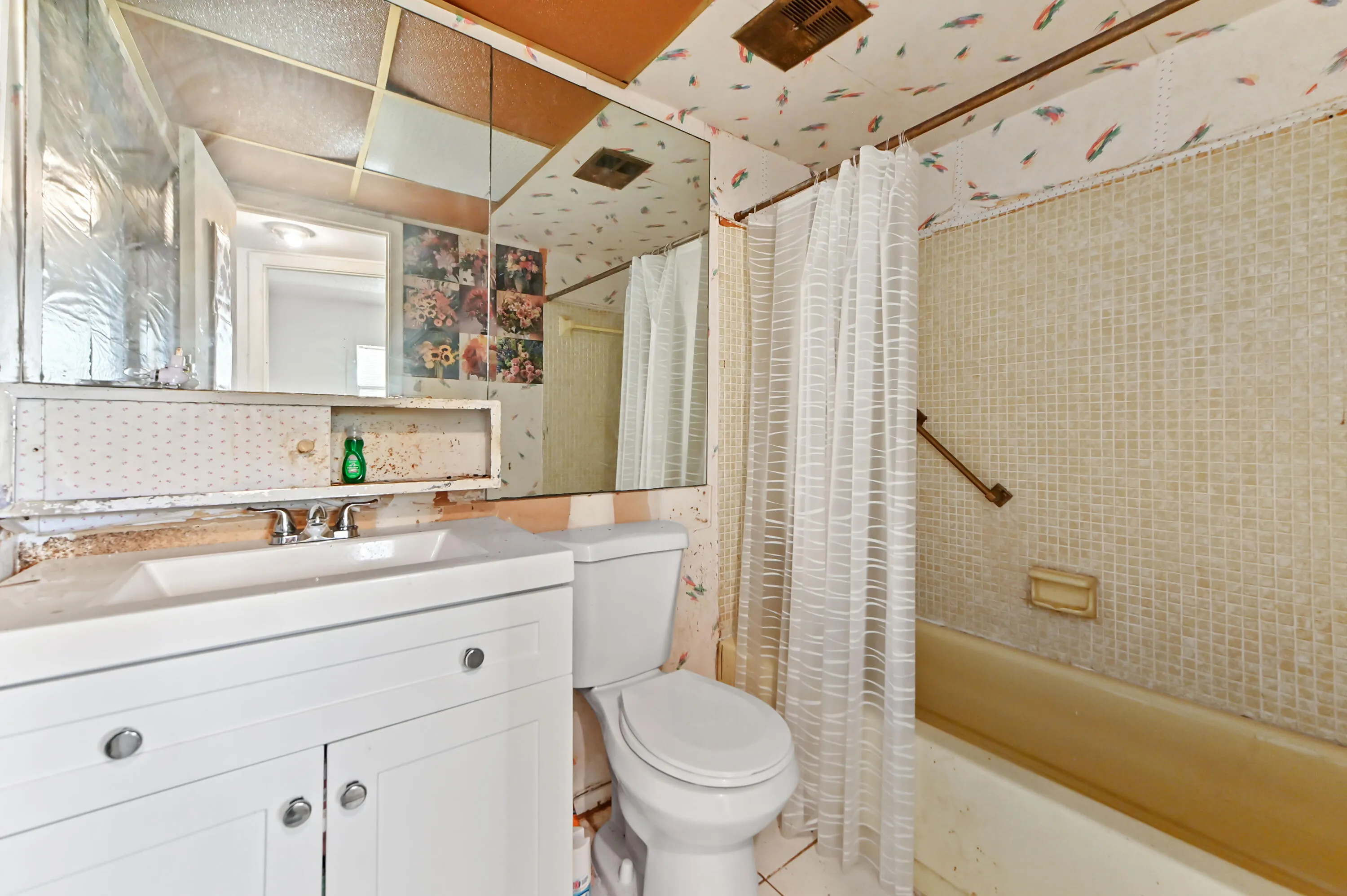 16 bathroom 01