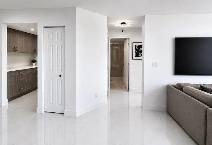area between living and dining