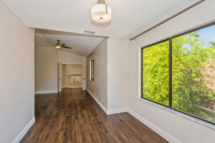 23_5504FoxHollowDr_178001_PrimaryBedroom