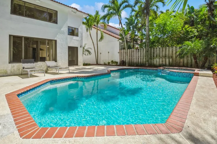 42_5504FoxHollowDr_29002_Pool_Large
