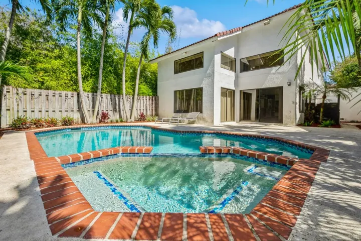 43_5504FoxHollowDr_29003_Pool_Large