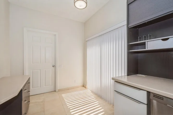 15_5504FoxHollowDr_366_BreakfastRoom_Lar