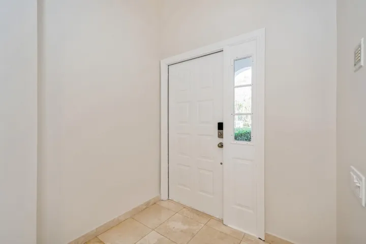 04_5504FoxHollowDr_32_Foyer_Large