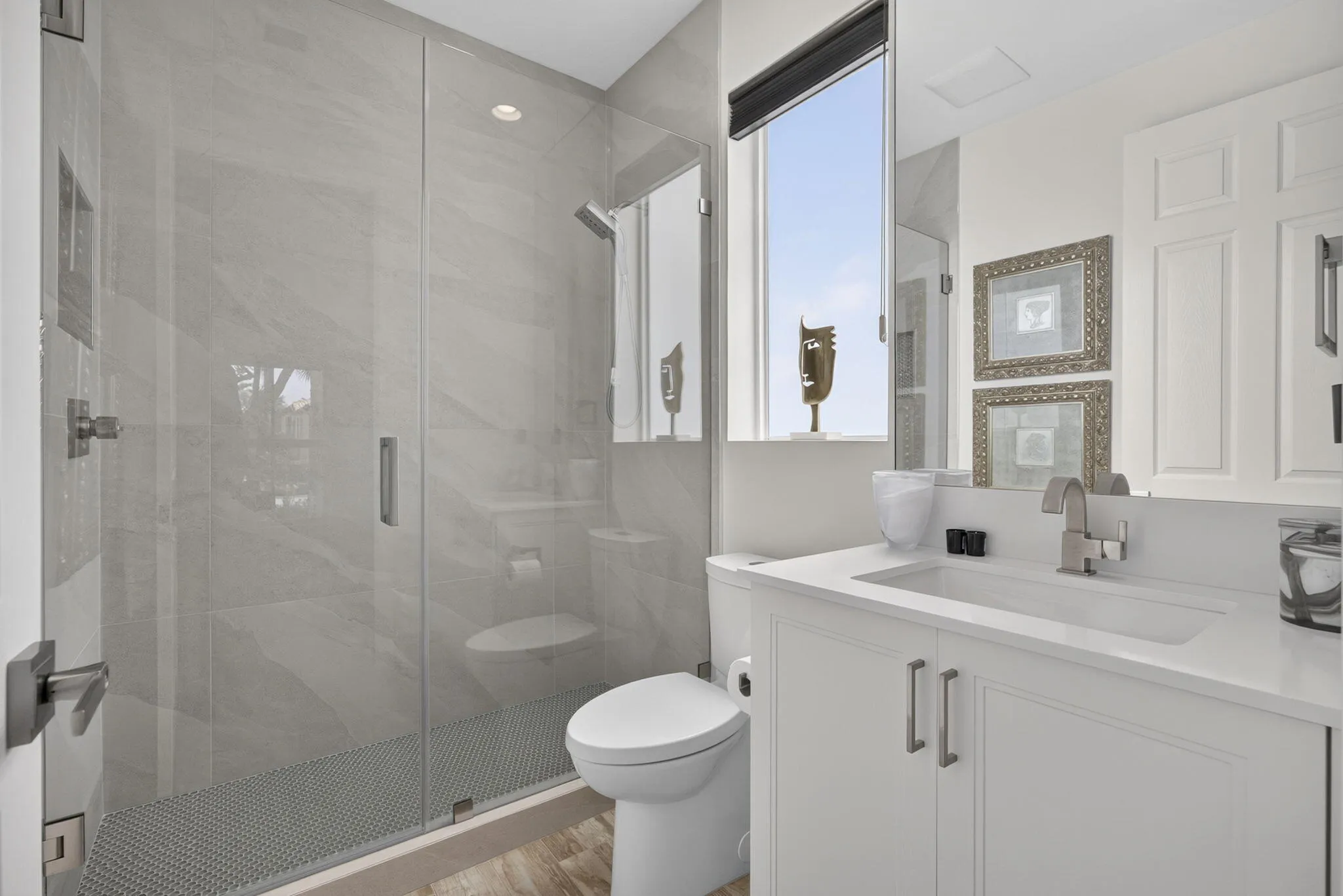 Full Guest Bathroom
